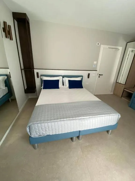 Petit Hotel Caorle 3*,